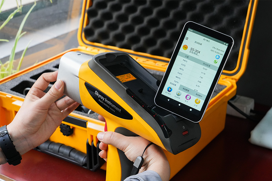 Explorer Handheld X-ray Fluorescence Spectrometer